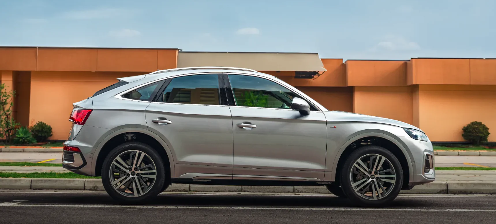 Q5 Sportback hibrido 2025slider_item_xaQXd3